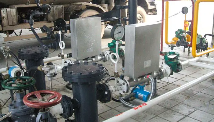 Coriolis flow meter for slurry measurement
