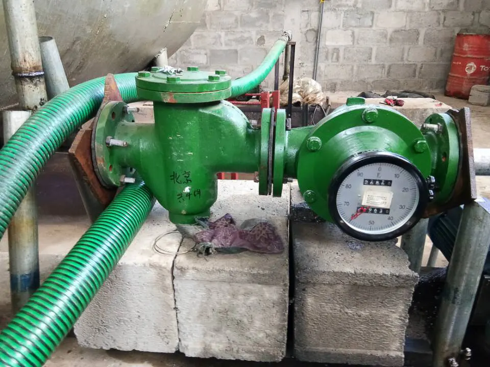 Volumetric flow measurement by oval gear flow meter